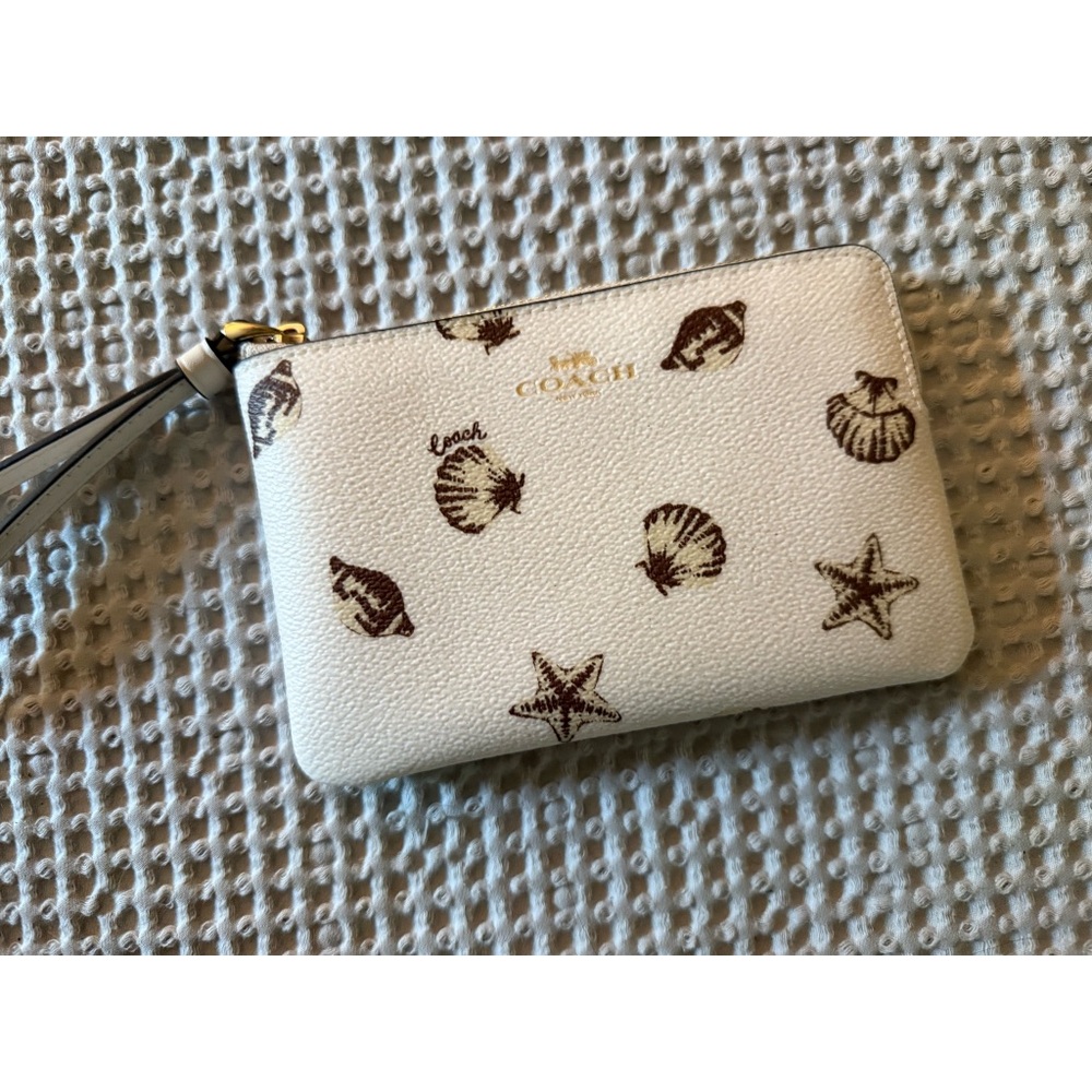 Coach Corner Zip Wristlet with Seashell Print 🐚 - Picture 4 of 7